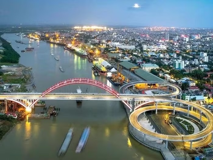ải Phòng là địa phương hiếm hoi sở hữu đầy đủ các loại hình giao thông